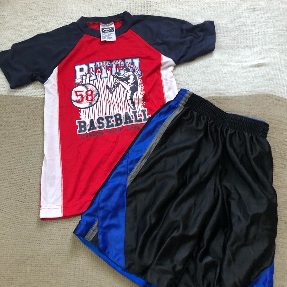 Boys outfit size S